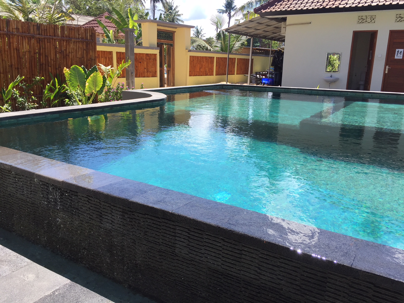 Nusa Lembongan Bali Divemaster and IDC accommodation 